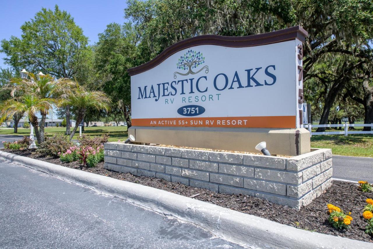Majestic Oaks Rv Resort Zephyrhills Buitenkant foto